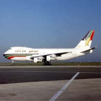 طائرة بوينغ 747 تابعة لشركة طيران الخليج تهبط في مطار باريس الدولي عام 1986 م