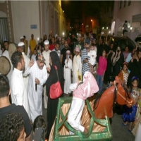 جانب من احتفال البحرينيون بالقرقاعون
