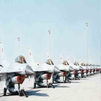 مجموعة من المقاتلات الحربية البحرينية f 16